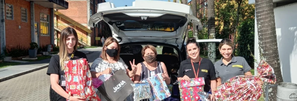 Entrega de presentes no Natal